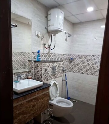 Bathroom in 2 BHK Apartment at Alaknanda Apartment Gomti Nagar, Gomti Nagar – for Rent