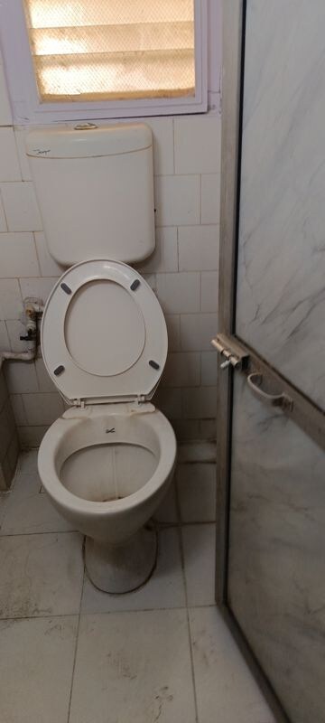 Bathroom in 1 BHK Apartment at Andheri West – for Rent