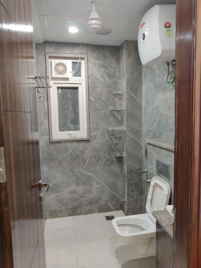 Bathroom, sector 38 2 Bedroom 1500 Sq.Ft. Builder Floor In Sector 38 Gurgaon 10088720