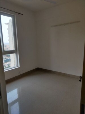 Room in 3 BHK Apartment at Emaar Emerald Estate, Sector 65 – for Sale