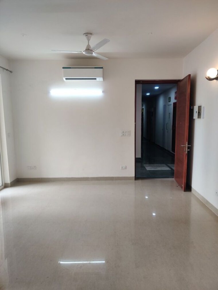 Room, emaar-emerald-estate 3 Bedroom 1310 Sq.Ft. Apartment In Sector 65 Gurgaon 10088736