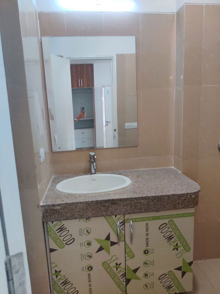 Bedroom, emaar-emerald-estate 3 Bedroom 1310 Sq.Ft. Apartment In Sector 65 Gurgaon 10088736