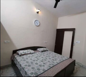 Bedroom in 1 BHK Builder Floor at Sector 38 – for Rent