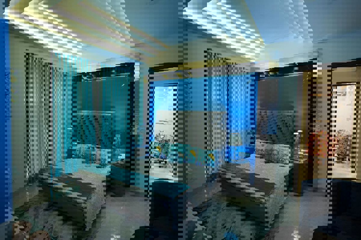 4 BHK + Servant Room,Extra Room 3501 Sq.Ft. Apartment in ABA County 107