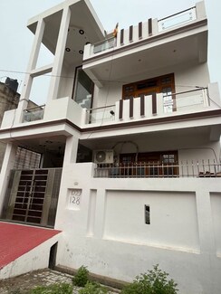 2 BHK + Pooja Room,Study Room Builder Floor For Rent in Gomti Nagar