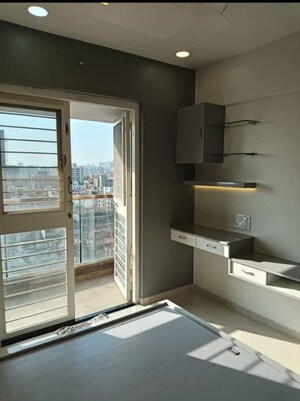 Room in 2 BHK Apartment at Kohinoor Zen Estate, Kharadi – for Rent