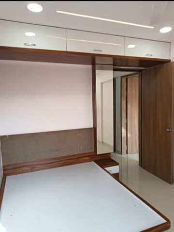 Room in 2 BHK Apartment at Kohinoor Zen Estate, Kharadi – for Rent