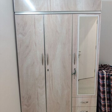 Furnished Amenities in 3 BHK Apartment at Emaar Emerald Plaza, Sector 65 – for Sale