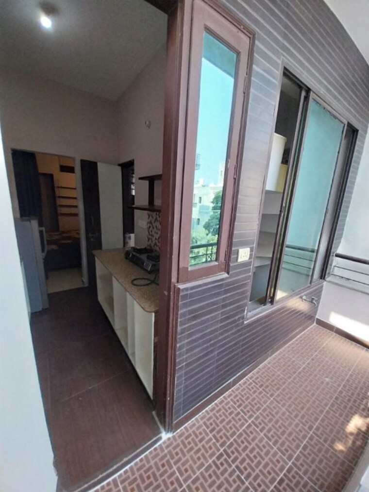 Kitchen, dlf-city-phase-v 1 Bedroom 350 Sq.Ft. Independent House In Dlf Phase V Gurgaon 10088765