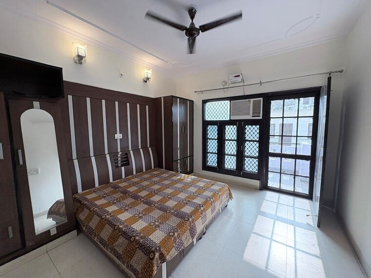 Bedroom, dlf phase iv 4 Bedroom 2200 Sq.Ft. Builder Floor In Dlf Phase iv Gurgaon 10088833