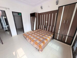 Bedroom in 4 BHK Builder Floor at Dlf Phase iv – for Rent