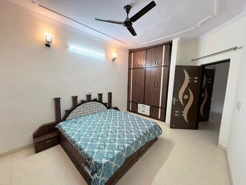Bedroom in 4 BHK Builder Floor at Dlf Phase iv – for Rent