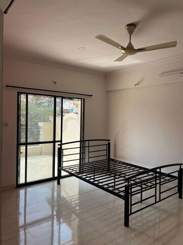 Room in 2 BHK Apartment at Simran Corner, Pimple Saudagar – for Rent