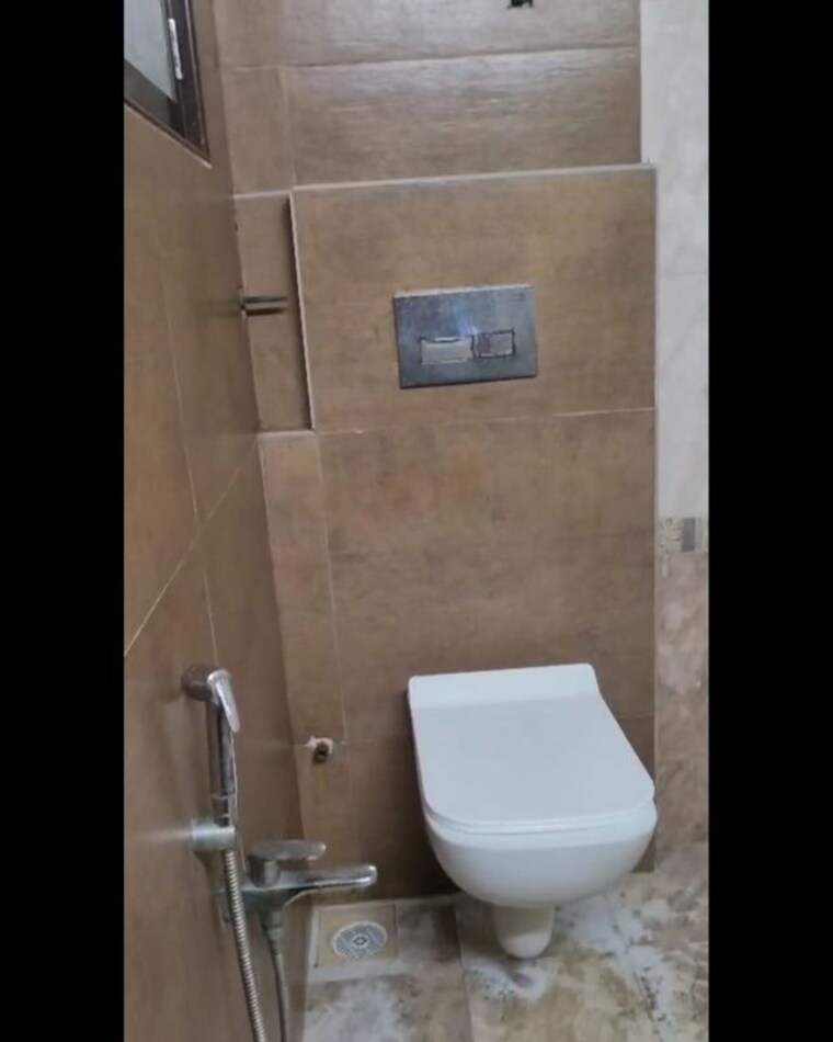 Bathroom, chunabhatti 3 Bedroom 900 Sq.Ft. Apartment In Chunabhatti Mumbai 10088815