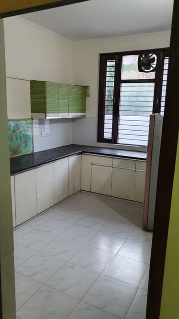 Kitchen in 3 BHK Independent House at Gulmohar Garden, Sector 44 – for Rent