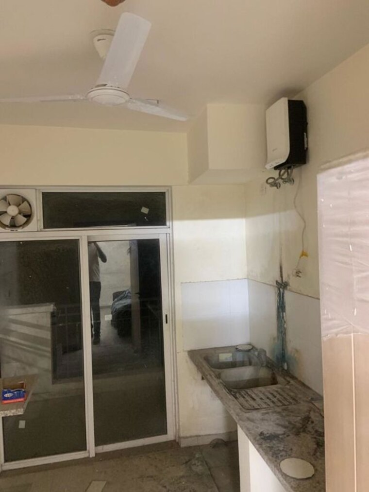 Bathroom, dlf-express-greens 3.5 Bedroom 1845 Sq.Ft. Apartment In Manesar Sector 1a Gurgaon 10088874