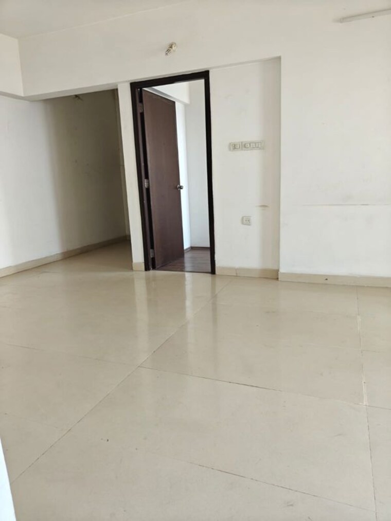 Room, ghodbunder road 2.5 Bedroom 873 Sq.Ft. Apartment In Ghodbunder Road Thane 10088876