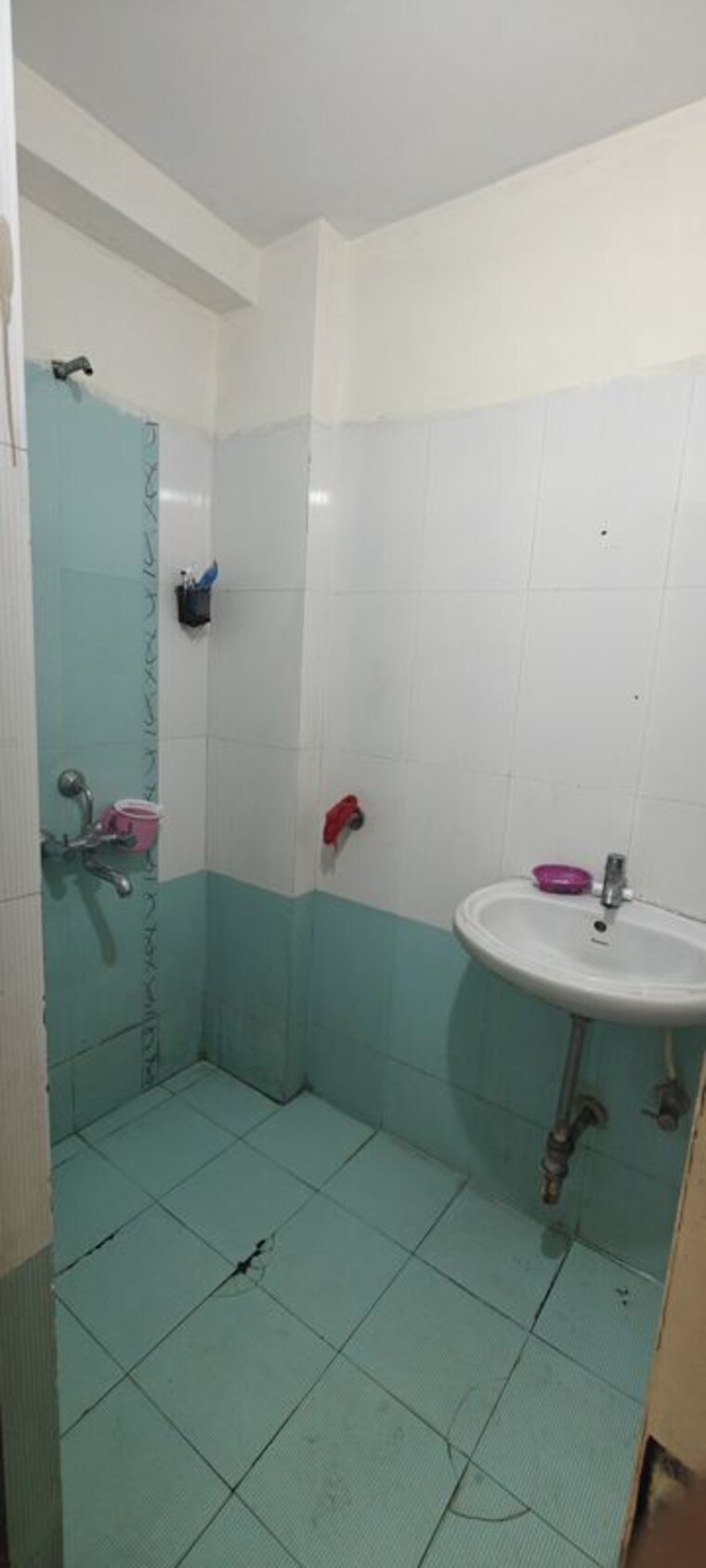 Bathroom, city-tower-apartments 2 Bedroom 1200 Sq.Ft. Apartment In Kondhwa Pune 10088894
