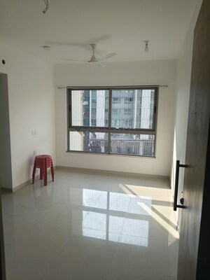 Room in 2 BHK Apartment at Kalpataru Immensa, Kolshet Road – for Rent