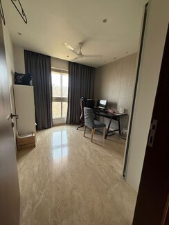 2 BHK Apartment For Rent in Hiranandani Castle Rock