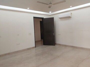 Room in 6+ BHK Independent House at East Of Kailash – for Sale