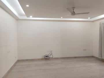 Room in 6+ BHK Independent House at East Of Kailash – for Sale