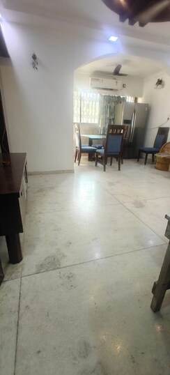 2 BHK + Pooja Room Apartment For Rent in Bandra West