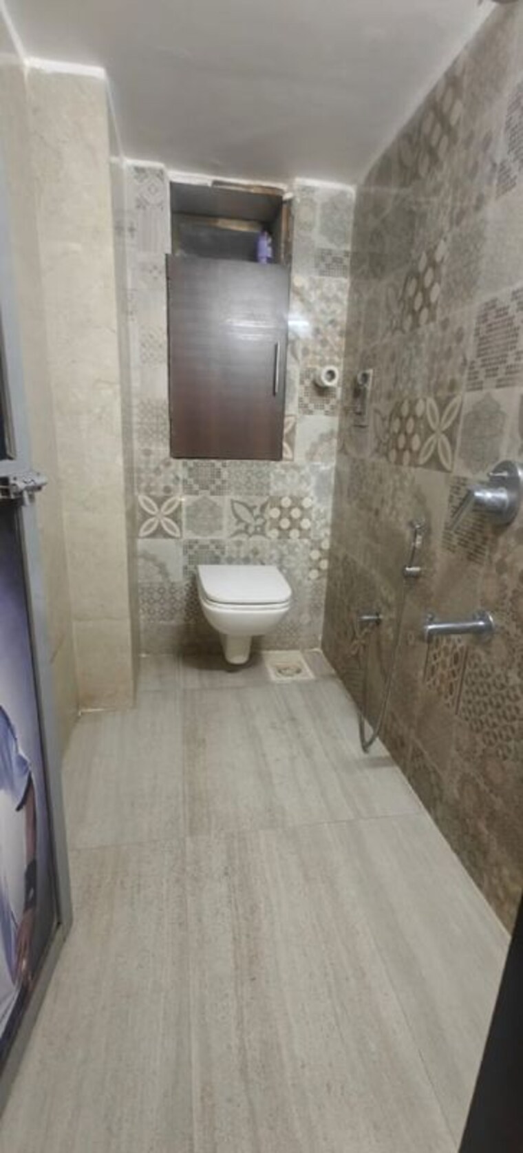 Bathroom, bandra west 2 Bedroom 700 Sq.Ft. Apartment In Bandra West Mumbai 10083857