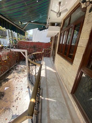 Balcony in 3 BHK Builder Floor at Green Park – for Sale