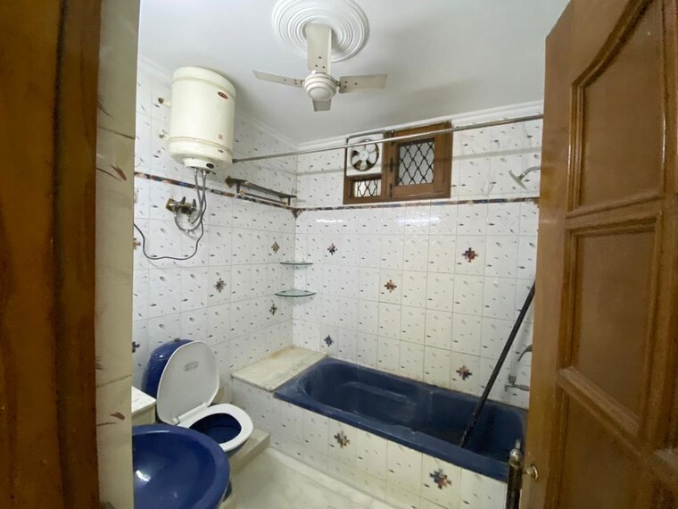 Master Bedroom, green park 3 Bedroom 1800 Sq.Ft. Builder Floor In Green Park Delhi 10088922