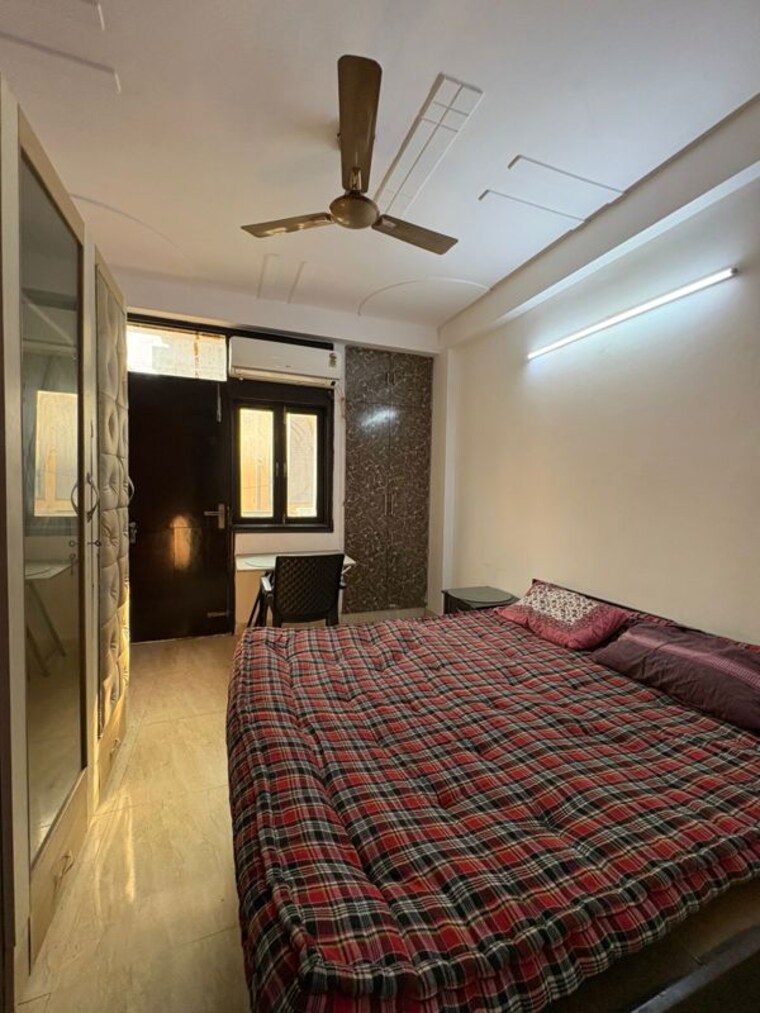 Bedroom, neb sarai 3 Bedroom 1200 Sq.Ft. Builder Floor In Neb Sarai Delhi 10088941
