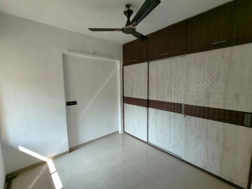 Room in 1 BHK Apartment at Squarefeet Ace Square, Thane West – for Rent