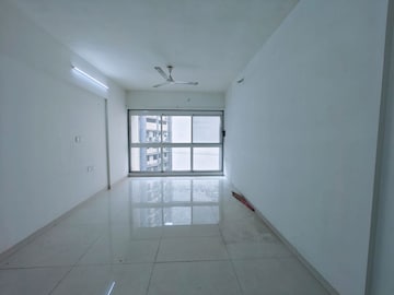 Room in 2 BHK Apartment at Godrej Central, Chembur – for Rent