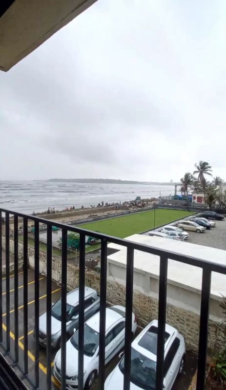 1 BHK 650 Sq.Ft. Apartment in Palm Beach Apartments