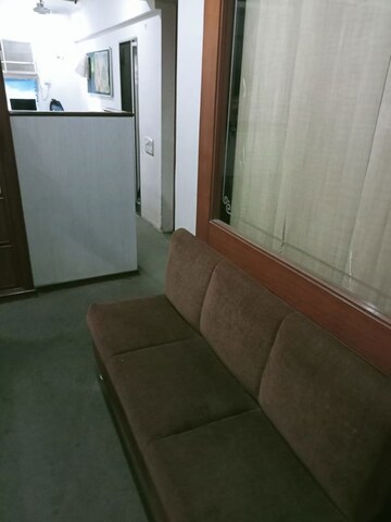 Room in  Office Space at Mittal Tower Mumbai, Nariman Point – for Rent