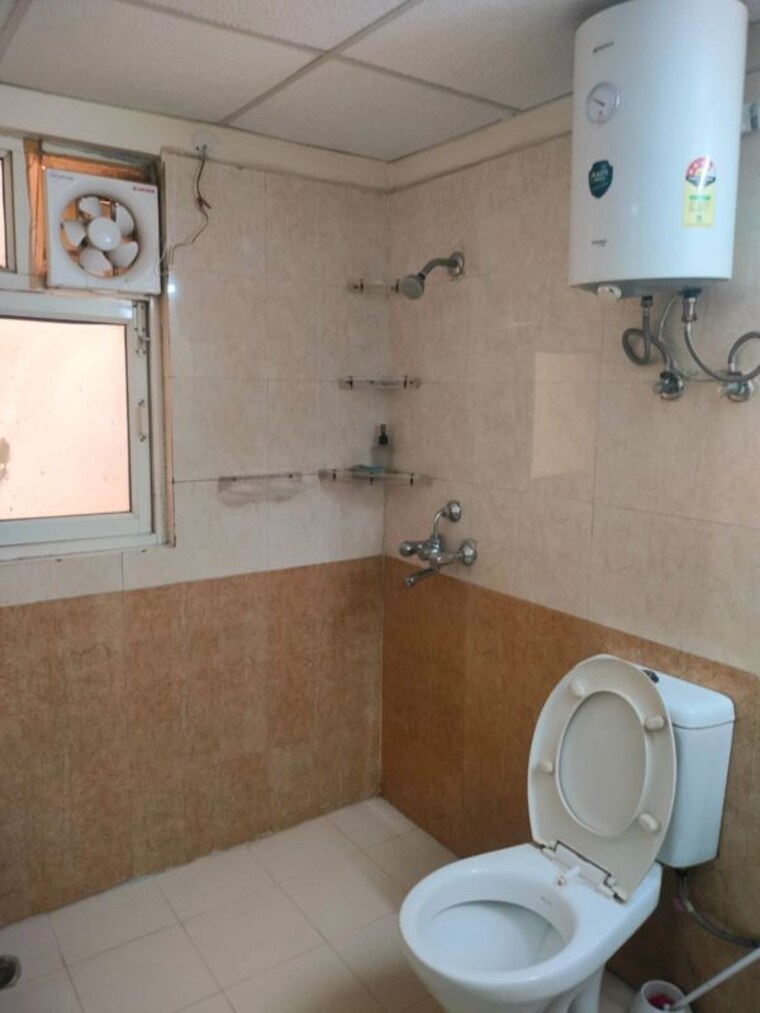 Master Bedroom, gardenia-golf-city 2.5 Bedroom 1150 Sq.Ft. Apartment In Sector 75 Noida 10088984