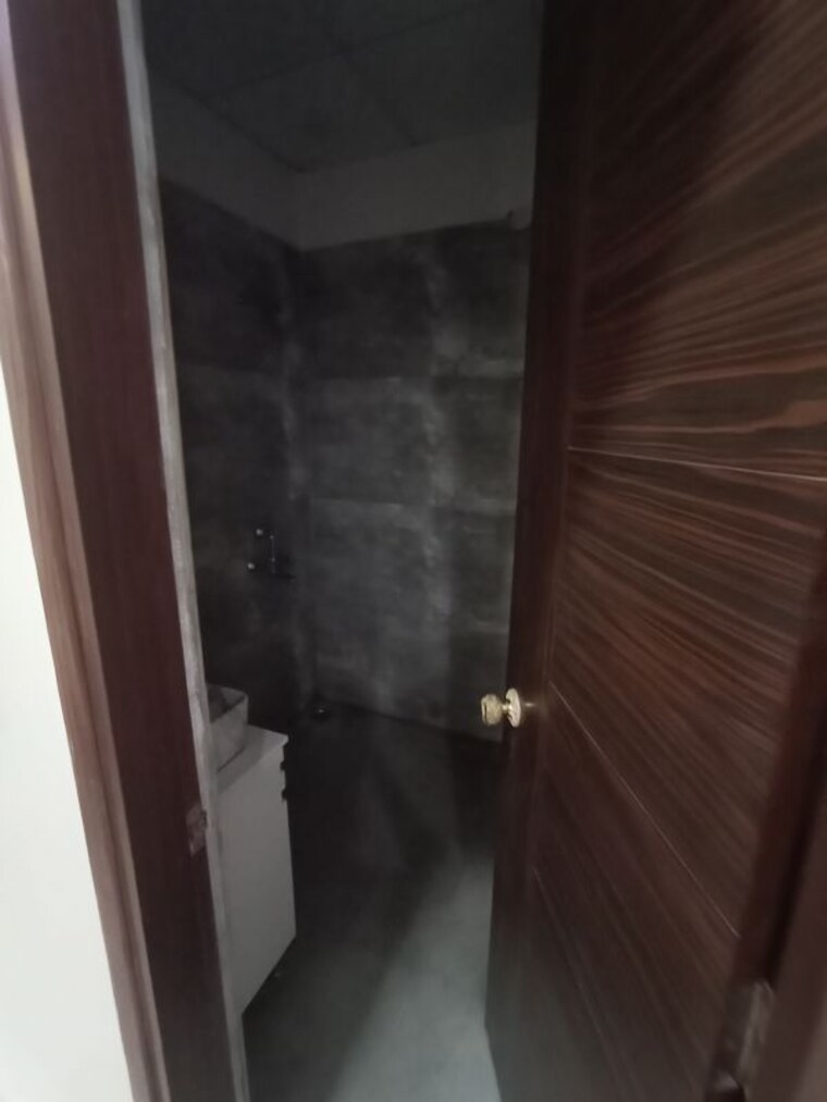 Attached Bathroom, sare-ebony-greens 3 Bedroom 1244 Sq.Yd. Apartment In Lal Kuan Ghaziabad 10089016