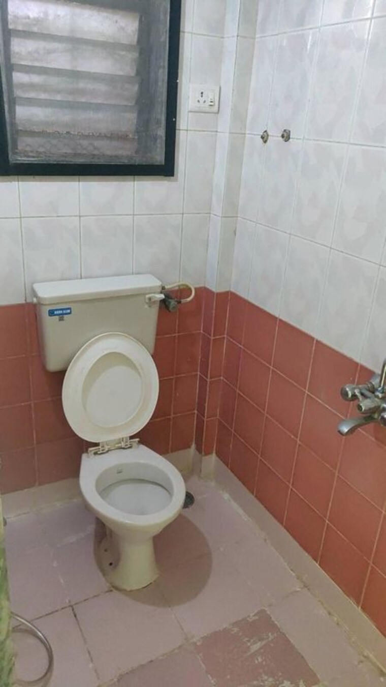Bathroom, bharat-sanskar-chs 2 Bedroom 1100 Sq.Ft. Apartment In Kharghar Sector 18 Navi Mumbai 10088975