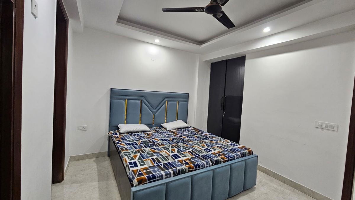 2 BHK Apartment For Rent in Saket