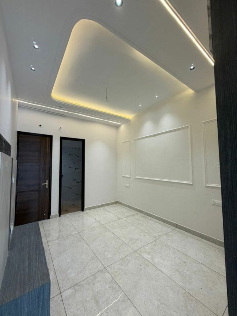 Room, sector 125 4 Bedroom 120 Sq.Yd. Villa In Sector 125 Mohali 10089049