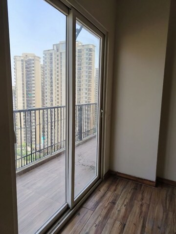 Room in 4 BHK Apartment at Gardenia Golf City, Sector 75 – for Sale