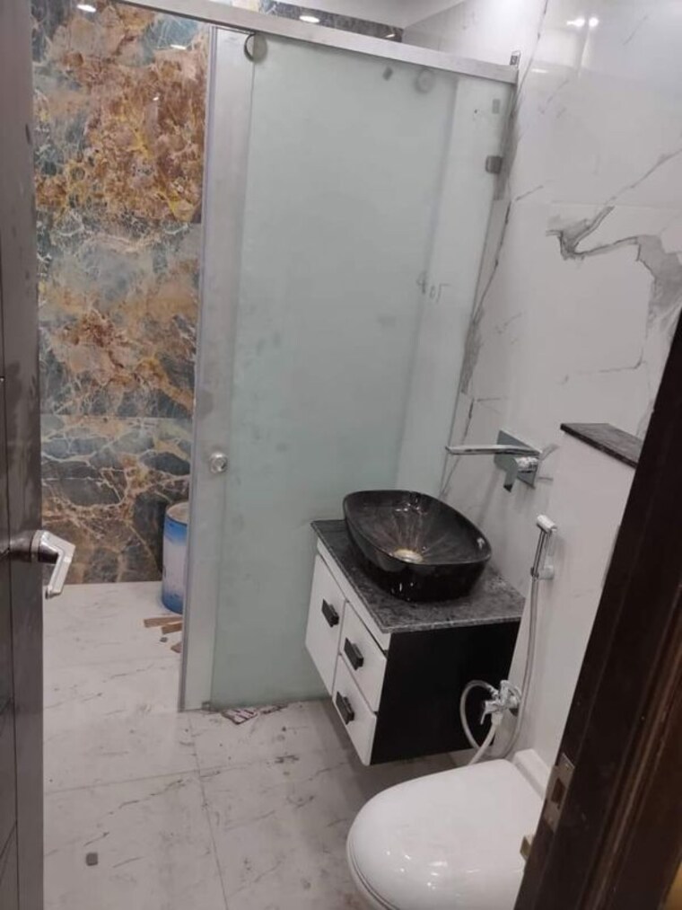 Bathroom, sector 84 3 Bedroom 150 Sq.Yd. Builder Floor In Sector 84 Faridabad 10089034