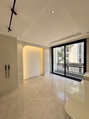 Room in 3 BHK Builder Floor at Sector 57 – for Sale