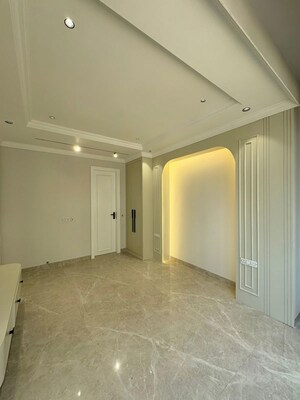 Room in 3 BHK Builder Floor at Sector 57 – for Sale