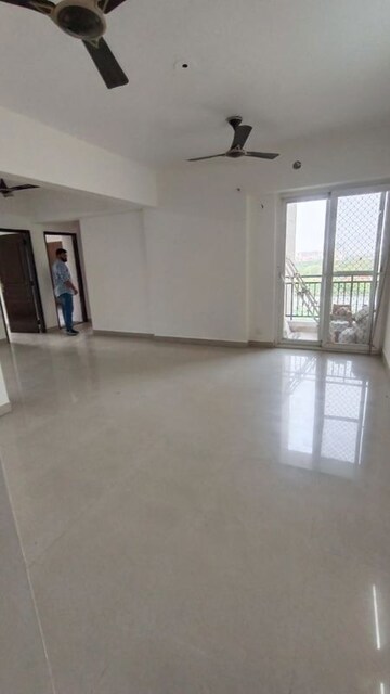 Room in 3 BHK Apartment at Sethi Max Royal, Sector 76 – for Rent