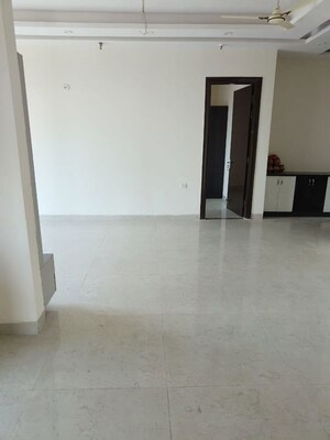 Room in 4 BHK Apartment at Maxblis Grand Wellington, Sector 75 – for Sale