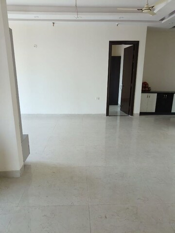 Room in 4 BHK Apartment at Maxblis Grand Wellington, Sector 75 – for Sale