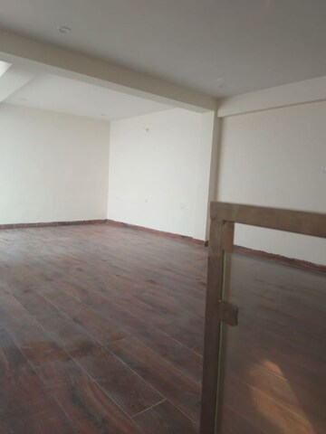 Room in 4 BHK Apartment at Maxblis Grand Wellington, Sector 75 – for Sale