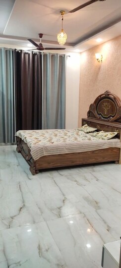 2 BHK Apartment For Rent in Milton Tower