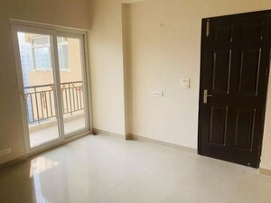 Room in 4 BHK Apartment at Gardenia Golf City, Sector 75 – for Sale